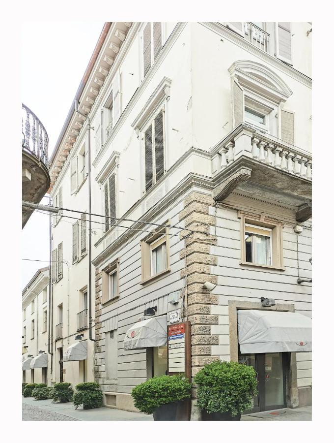 Due Dei Mille. Incantevole Casa In Centro Ad Alba Εξωτερικό φωτογραφία